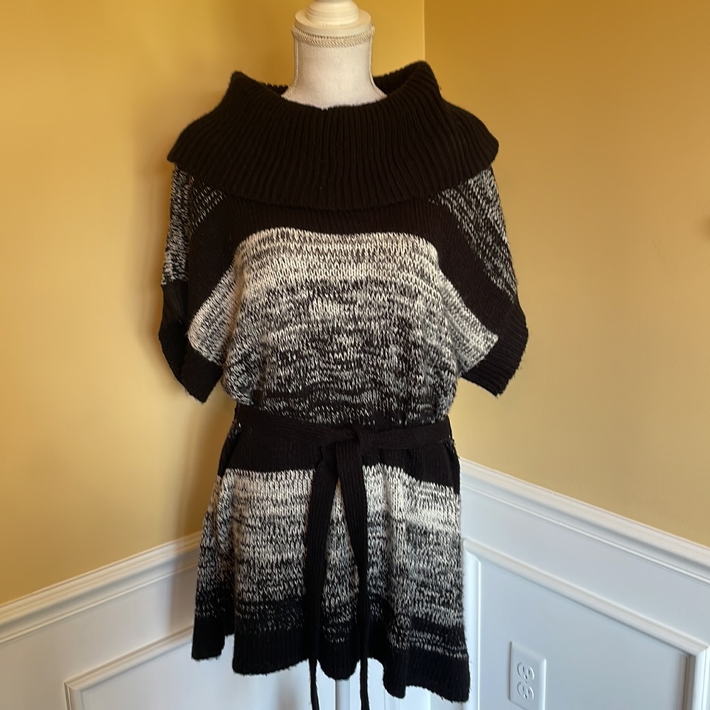 Debbie Morgan Black & Cream Cowl neck Belted Tunic